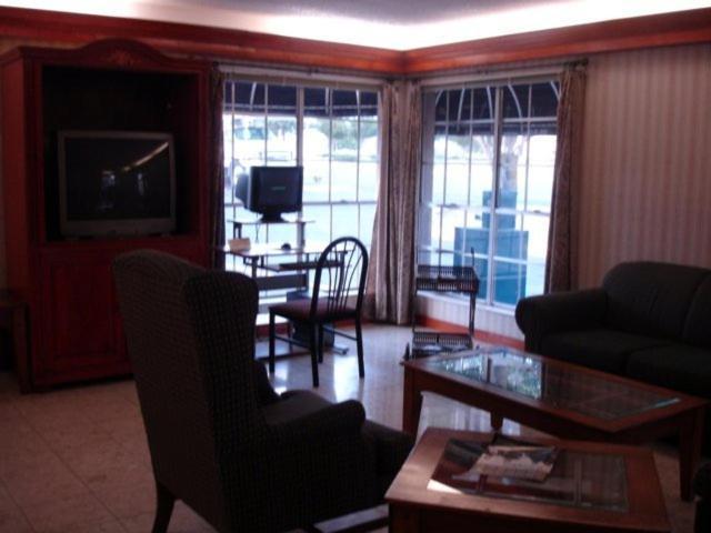 Stratford House Inn And Suites Temple Buitenkant foto